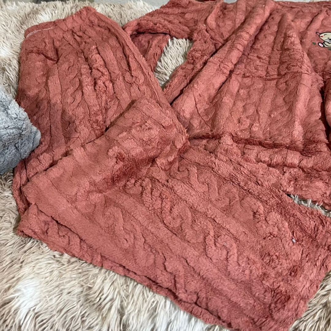 pijama-plus-con-relieve-930